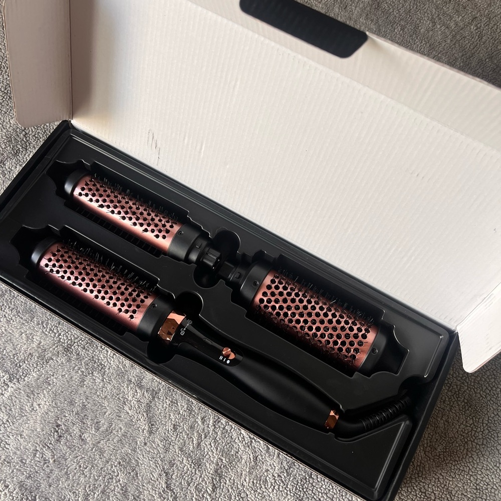 Brand New 3 in 1 Professional Hair Styling Brush Set - Black and Pink